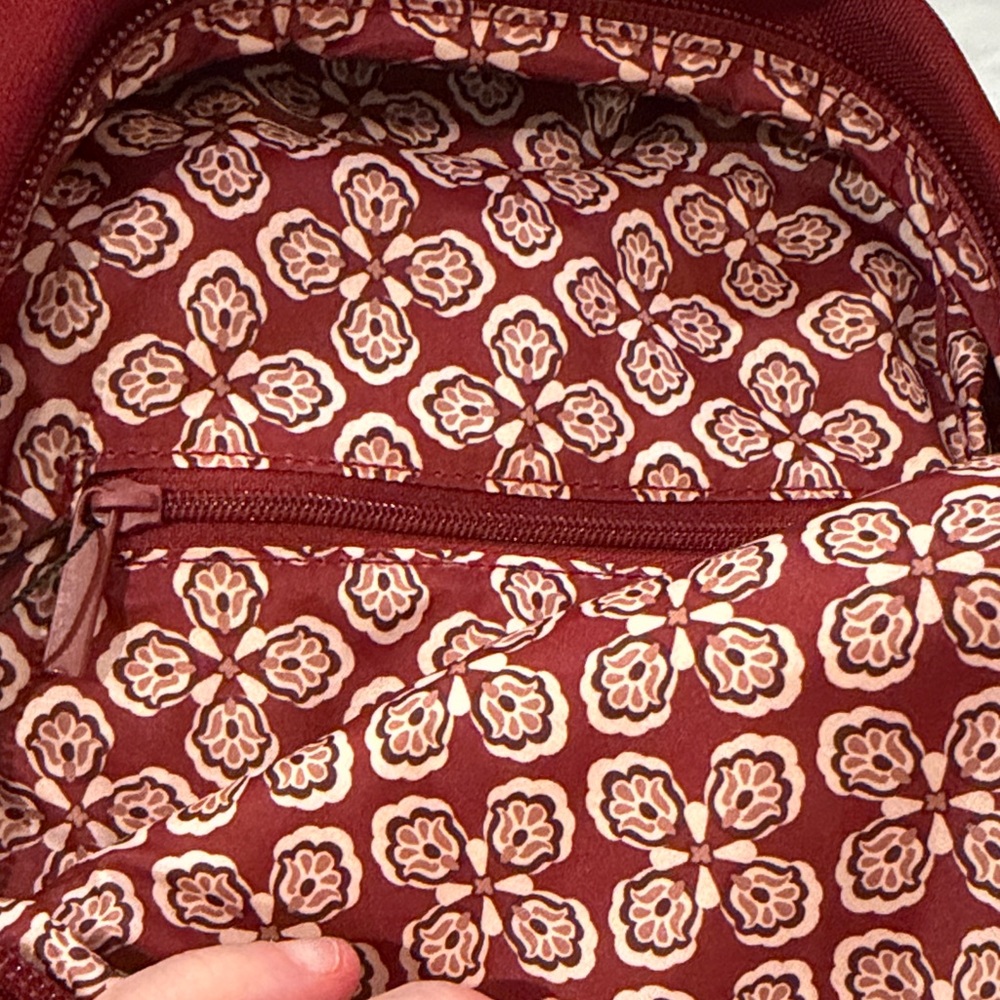 Vera Bradley Outlet Lighten Up Essential Sling Backpack in Pomegranate/NWT - Picture 7 of 9